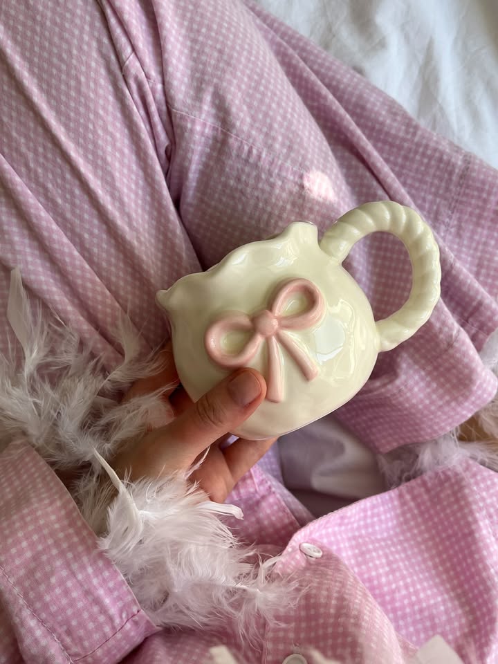 Керамічне горнятко з бантом для кави та чаю